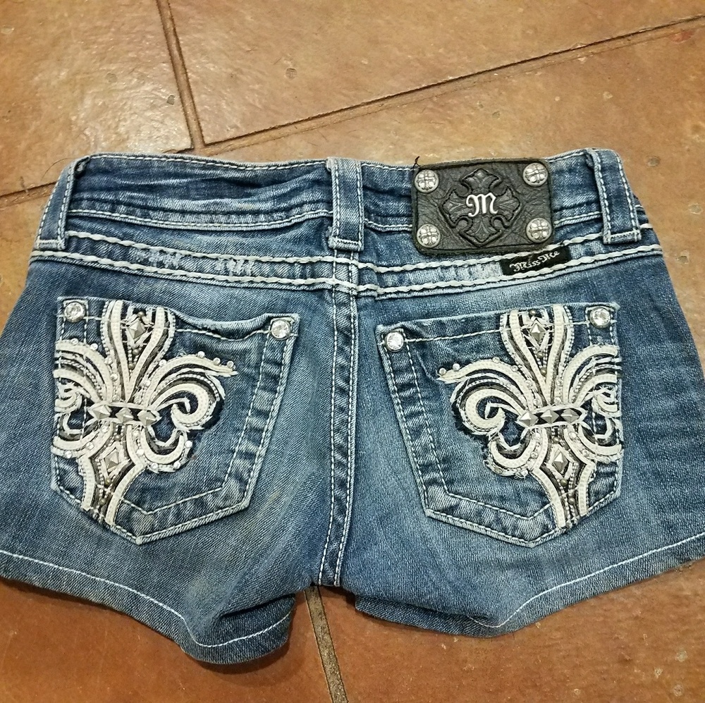 Miss Me size 24 shorts